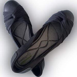 BareTraps Women's Black Flat Loafers